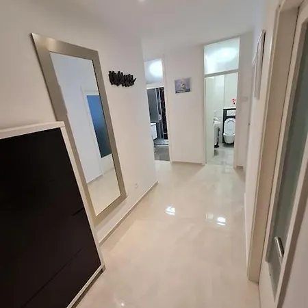 Mira Apartment *
